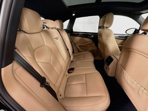Certified 2026 Porsche Macan AWD/4WD image 29