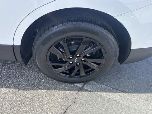 Used 2023 Chevrolet Equinox LS w/ LS Convenience Package image 17