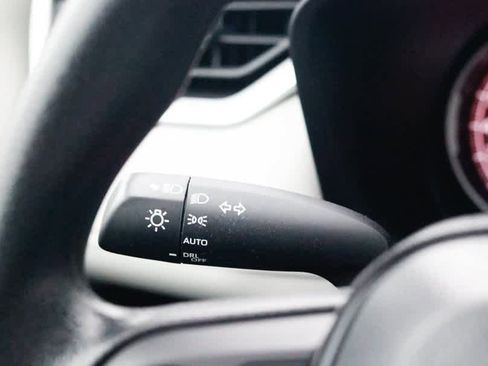 Used 2023 Toyota RAV4 XLE image 40