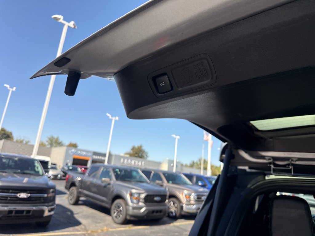Used 2020 Ford Expedition Limited w/ Equipment Group 302A AWD/4WD image 16