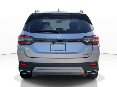 Used 2023 Honda Pilot Touring image 5