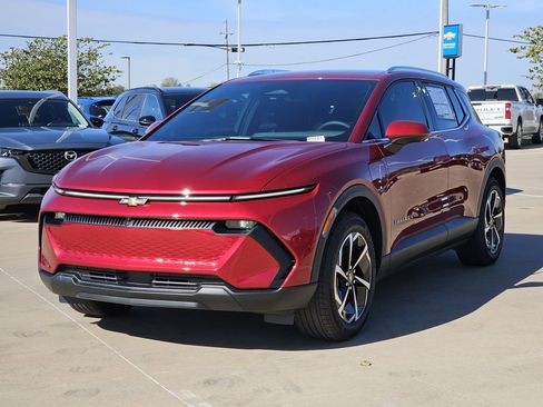 New 2026 Chevrolet Equinox EV LT image 2