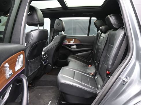 Used 2025 Mercedes-Benz GLS 450 4MATIC image 27