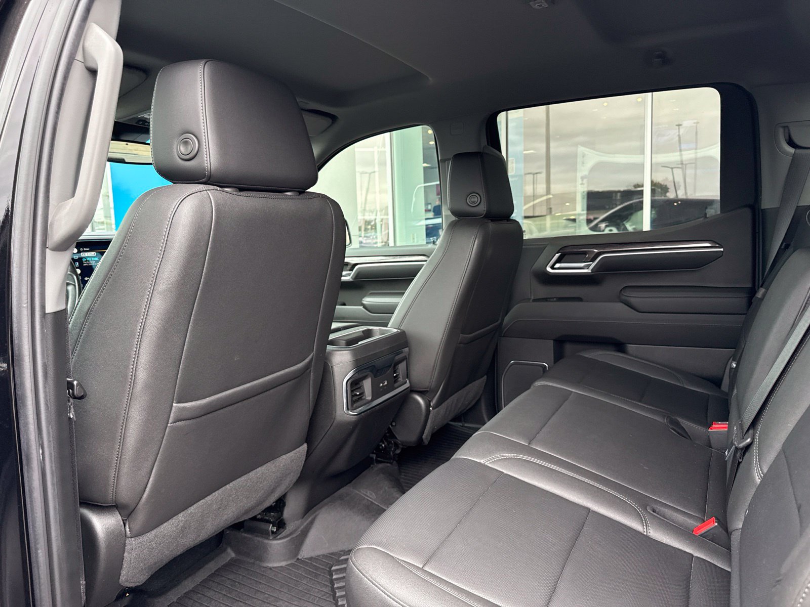 Used 2022 Chevrolet Silverado 1500 LTZ AWD/4WD image 15