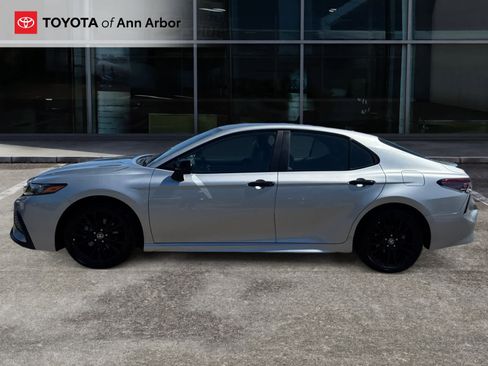 Used 2021 Toyota Camry SE FWD image 8