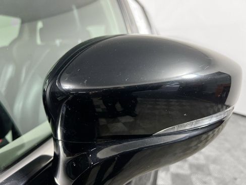 Used 2024 Chrysler Pacifica Touring-L FWD image 13