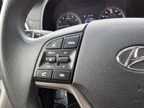 Used 2020 Hyundai Tucson SE image 25