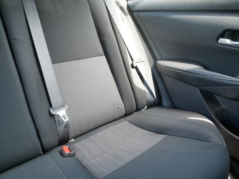 Certified 2023 Nissan Sentra SV FWD image 14