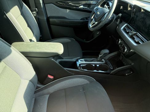 Used 2026 Chevrolet TrailBlazer LT w/ Convenience Package FWD image 7