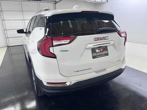 Used 2022 GMC Terrain SLT image 15