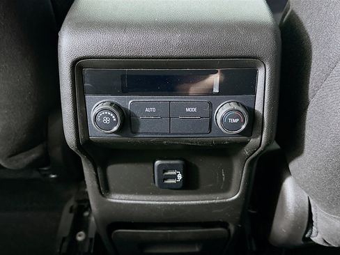 Used 2017 GMC Acadia SLE w/ Driver Alert Package I FWD image 29