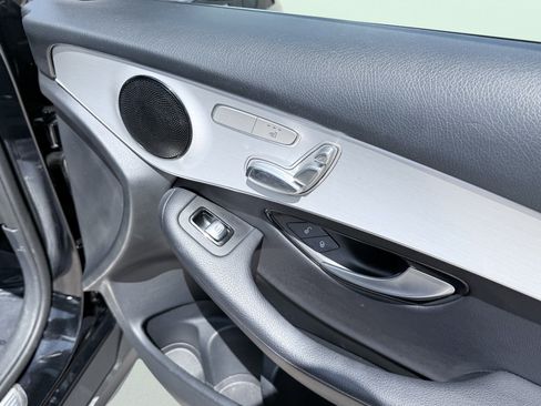 Used 2022 Mercedes-Benz GLC 300 w/ Premium Package Lite image 41