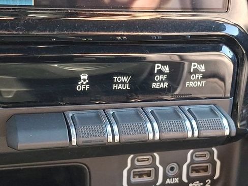 Used 2023 RAM 1500 Laramie AWD/4WD image 28