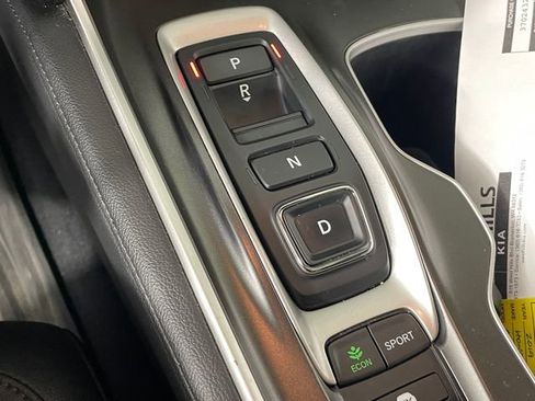 Used 2019 Honda Accord Touring image 9