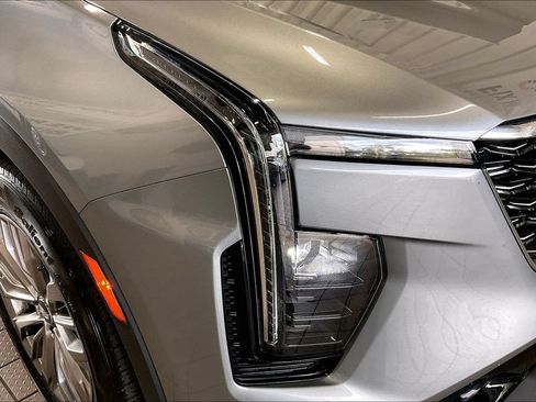 Used 2025 Cadillac XT4 Premium Luxury FWD image 25