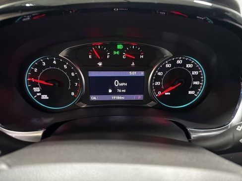 Used 2023 Chevrolet Traverse LT image 18