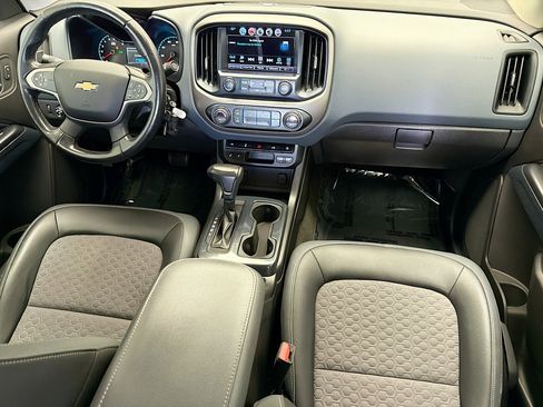 Used 2017 Chevrolet Colorado Z71 RWD image 12