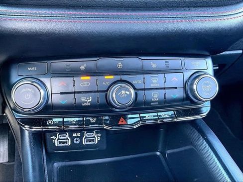 Used 2025 Dodge Durango GT AWD/4WD image 24