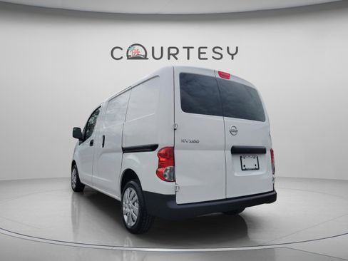 Used 2017 Nissan NV200 S image 5