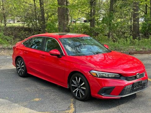 Used 2024 Honda Civic EX image 3