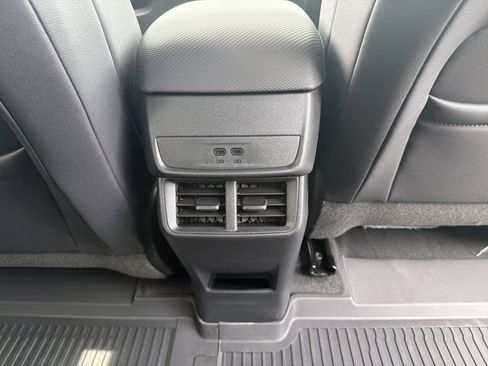 New 2026 Chevrolet Equinox LT w/ Convenience Package II AWD/4WD image 29