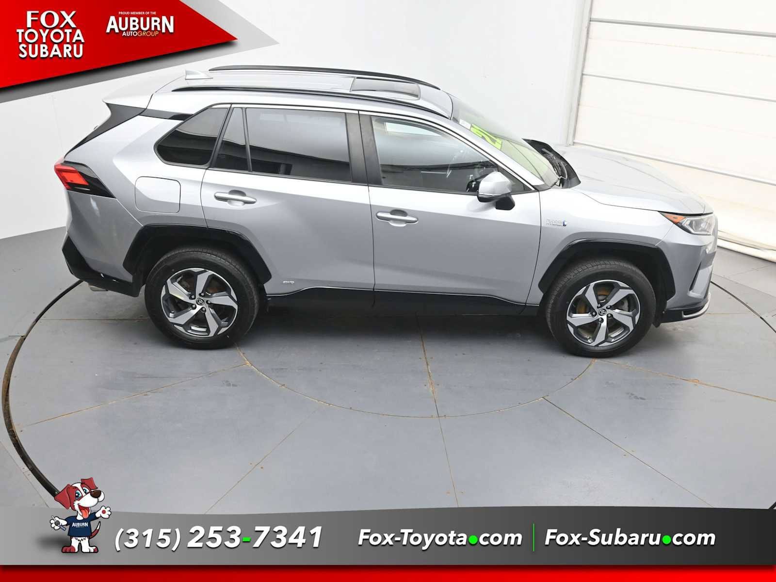 Used 2021 Toyota RAV4 SE w/ Weather & Moonroof Package AWD/4WD image 30
