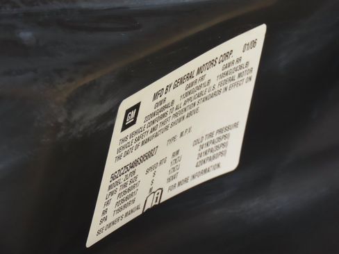 Used 2006 Saturn Vue 2WD V6 w/ Chrome Pkg image 28