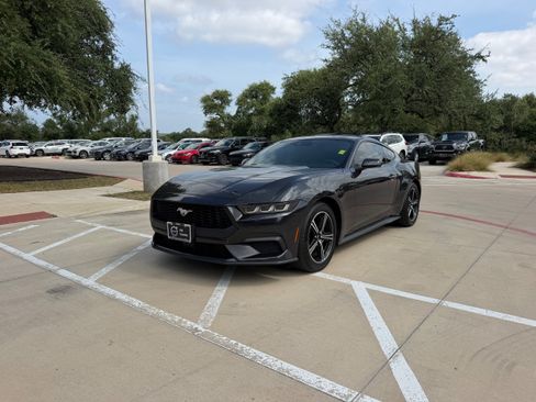 Used 2024 Ford Mustang Coupe RWD image 2