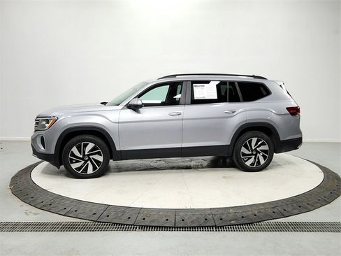 Used 2024 Volkswagen Atlas SE image 4