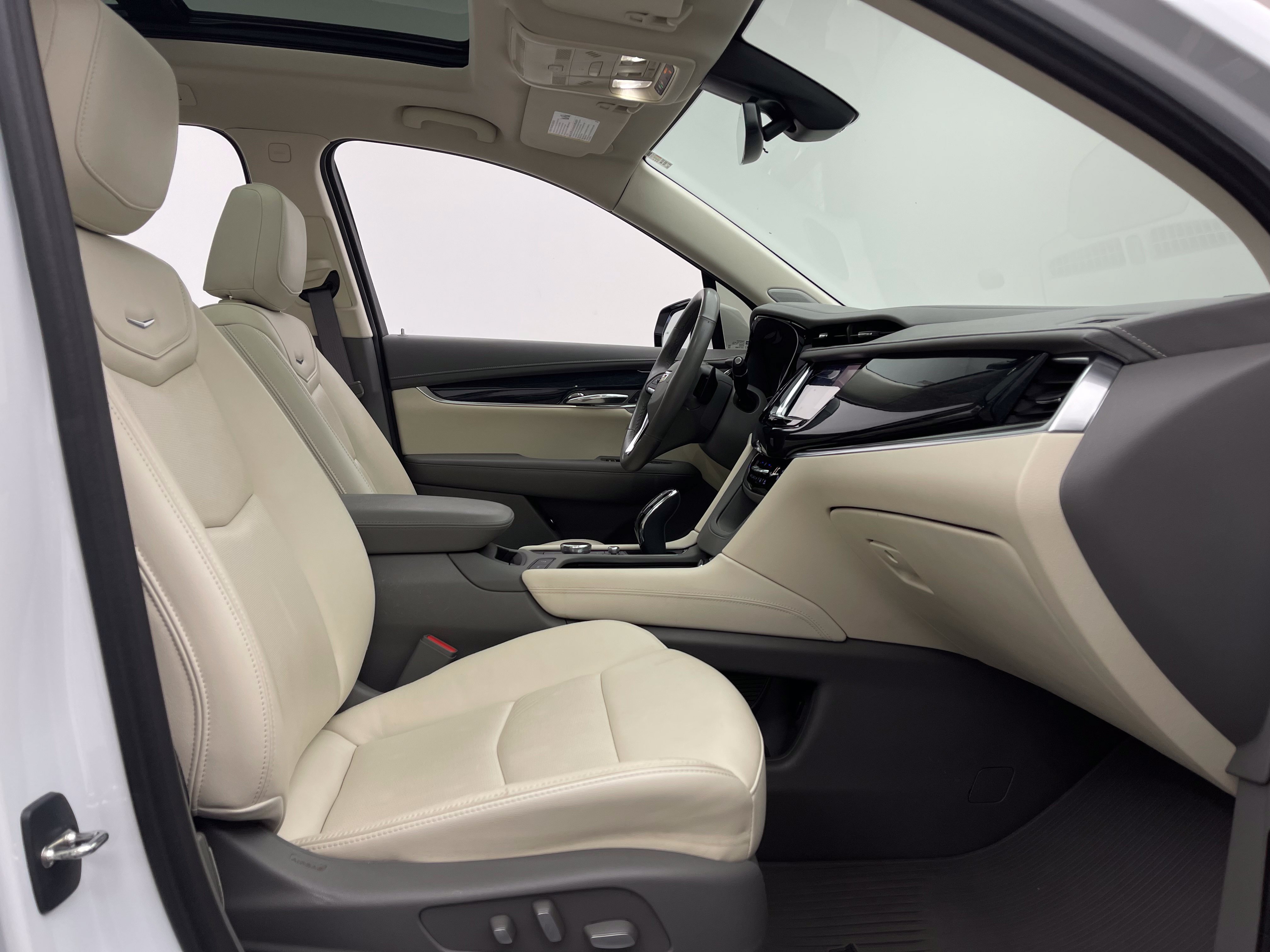 Used 2024 Cadillac XT6 Premium Luxury FWD image 38