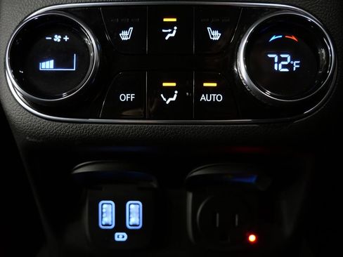 Used 2022 Genesis GV70 3.5T Sport w/ Sport Prestige Package image 26