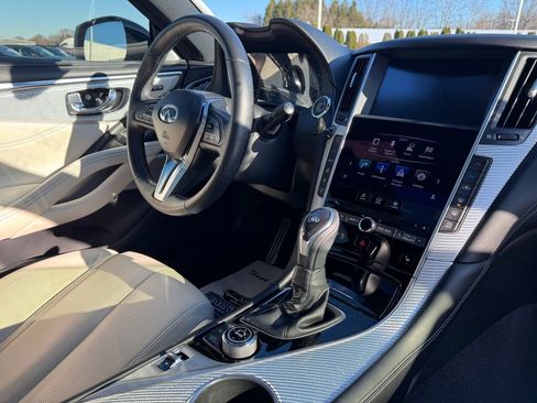 Used 2017 INFINITI Q60 Red Sport 400 image 16