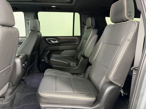 Used 2024 Chevrolet Suburban Premier w/ Premium Package image 16