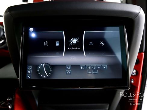 Used 2020 Rolls-Royce Cullinan image 30