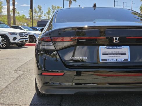 Used 2025 Honda Accord SE image 11