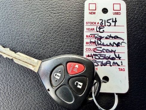 Used 2018 Toyota 4Runner SR5 AWD/4WD image 54
