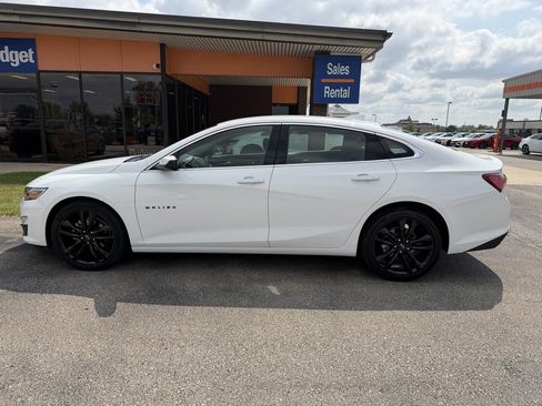 Used 2024 Chevrolet Malibu LT w/ Sport Edition FWD image 2