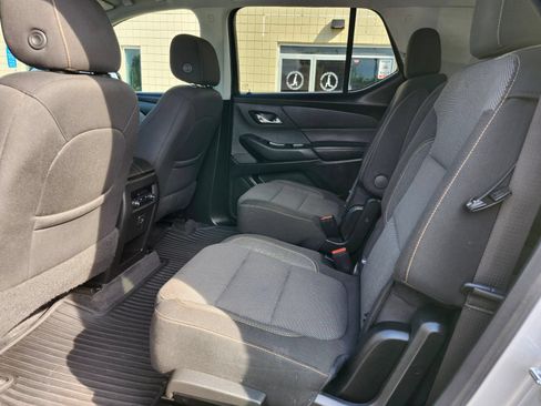 Used 2020 Chevrolet Traverse LT w/ Driver Confidence II Package AWD/4WD image 16