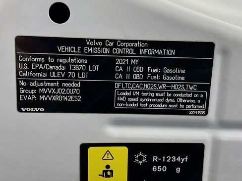 Used 2021 Volvo XC60 T5 Momentum w/ Protection Package Premier image 22