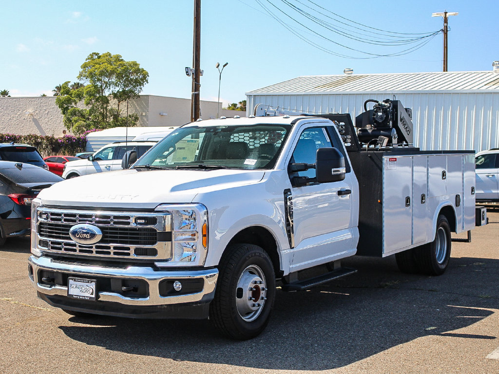 New 2025 Ford F350 XL w/ XL Chrome Package RWD image 3