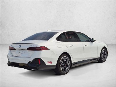Used 2024 BMW i5 eDrive40i w/ M Sport Package RWD image 5