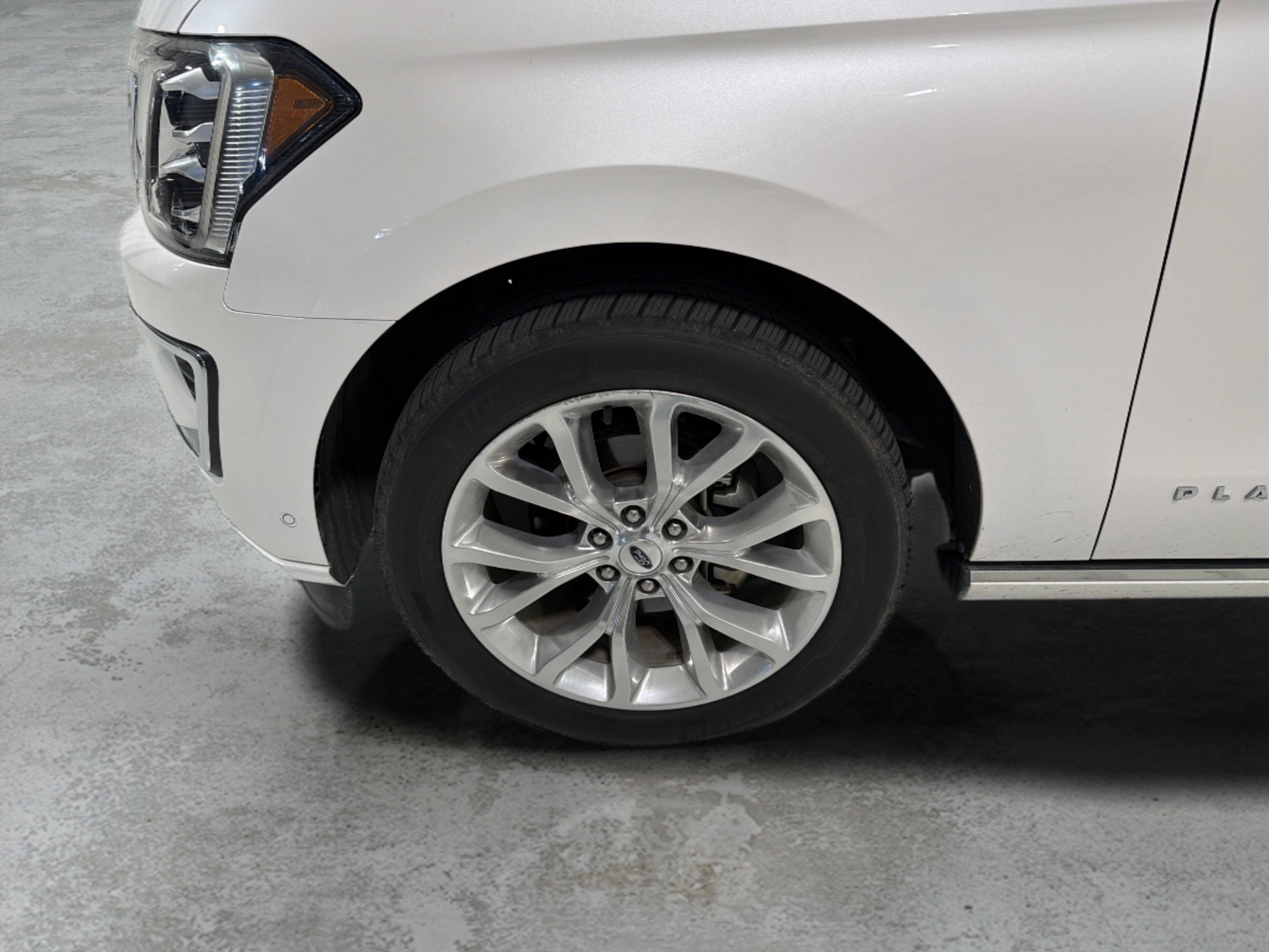 Used 2018 Ford Expedition Platinum RWD image 9
