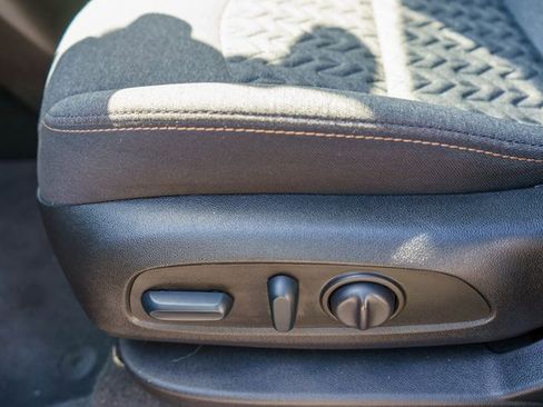 Used 2022 Chevrolet Equinox LT image 21