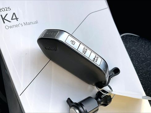 Used 2025 Kia K4 GT-Line w/ GT-Line Sunroof Package image 15