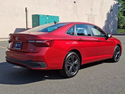 Used 2023 Volkswagen Jetta SE w/ Panoramic Sunroof Package FWD image 11
