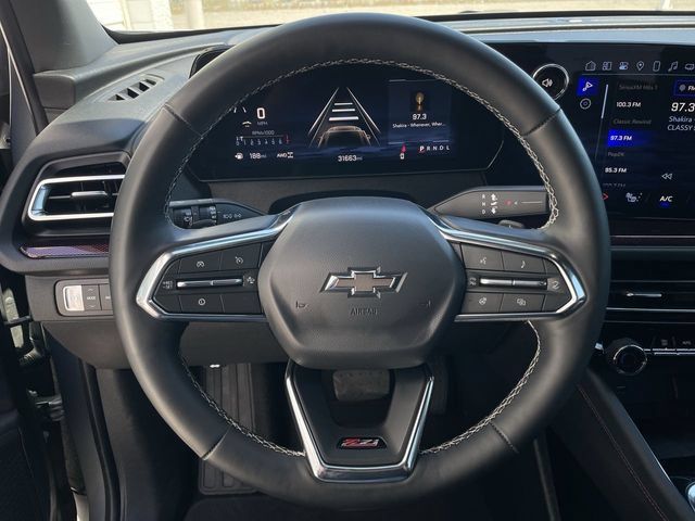 Used 2025 Chevrolet Traverse Z71 AWD/4WD image 14