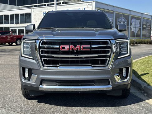 Used 2022 GMC Yukon SLT w/ SLT Premium Package AWD/4WD image 3
