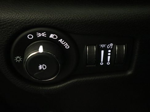 New 2026 Chrysler Pacifica Select image 34