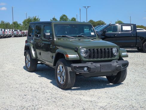 Used 2024 Jeep Wrangler Unlimited AWD/4WD image 2