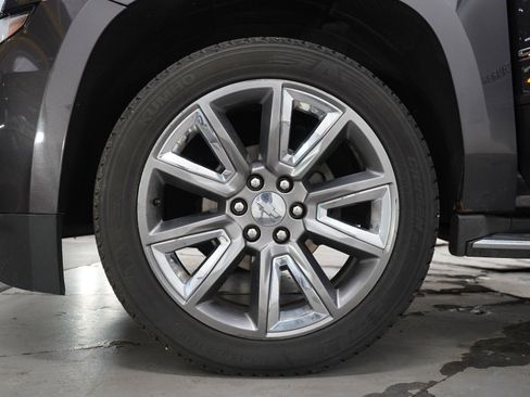 Used 2016 Chevrolet Suburban LTZ AWD/4WD image 36